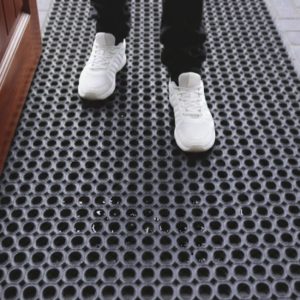 ringmat on roll at entry